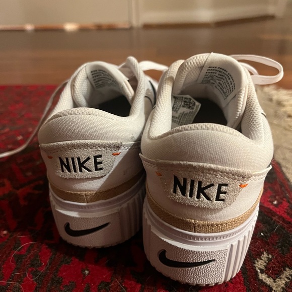 Nike Court Legacy Lift Sneaker - Picture 5 of 8